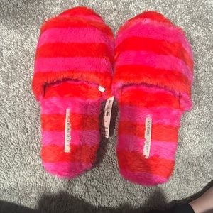 Victoria secret Hot pink slippers